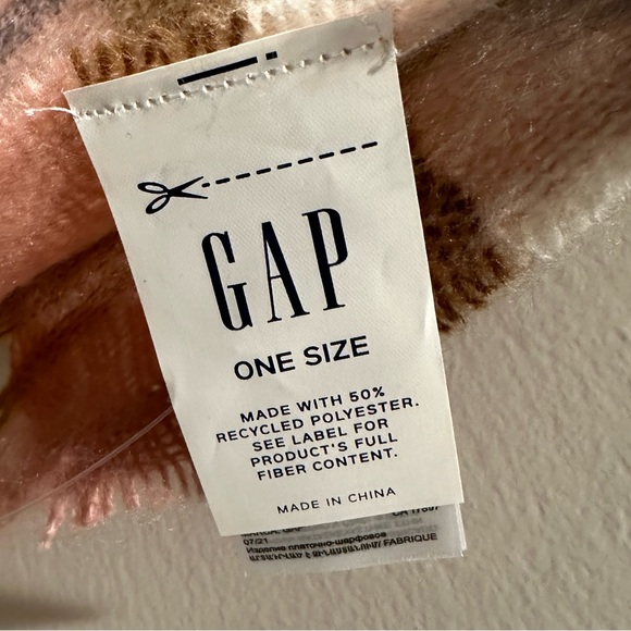 NWT Gap Brush Cozy Scarf - Picture 4 of 4